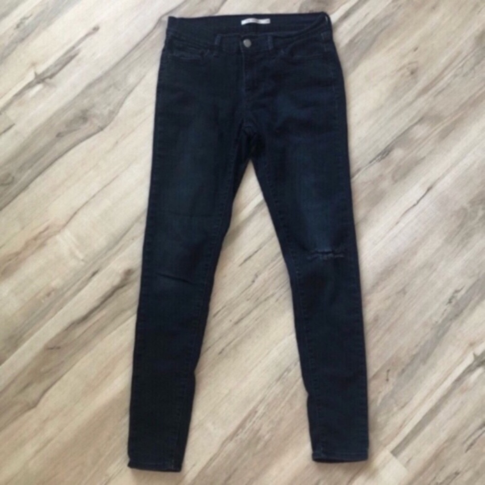 Levi's Women's Super Skinny High Rise Jeans - Black, Ripped Knee